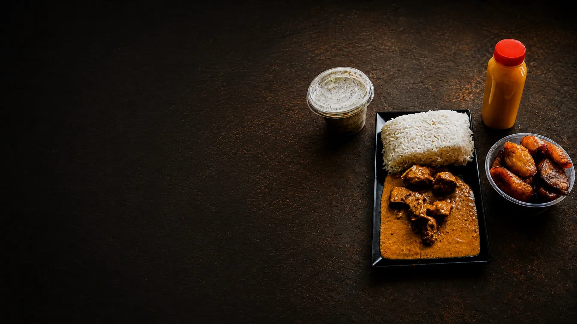 Menu mafé complet avec riz blanc, alloco et boissons maison